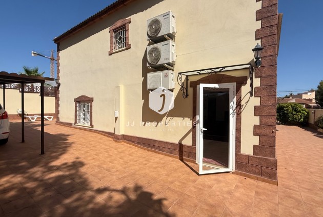 D'occasion - Villa -
Torrevieja - Costa Blanca