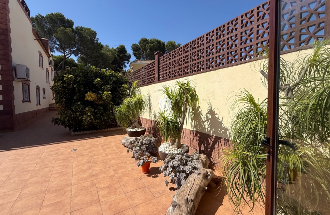 D'occasion - Villa -
Torrevieja - Costa Blanca