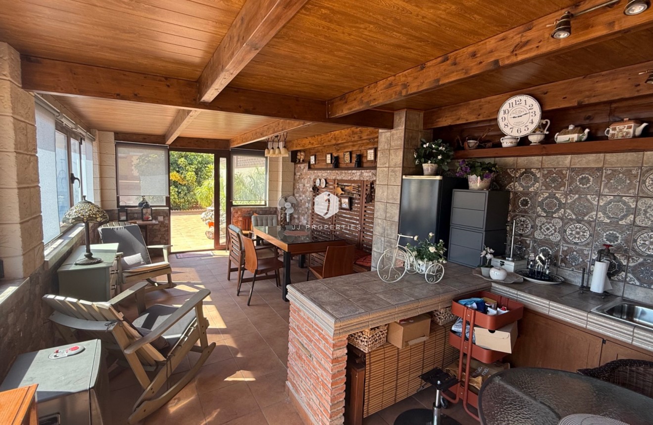 D'occasion - Villa -
Torrevieja - Costa Blanca