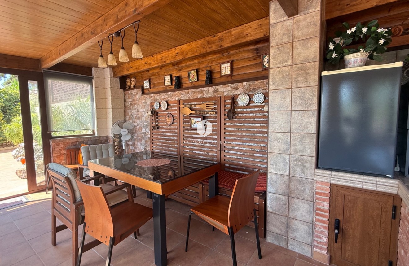 D'occasion - Villa -
Torrevieja - Costa Blanca