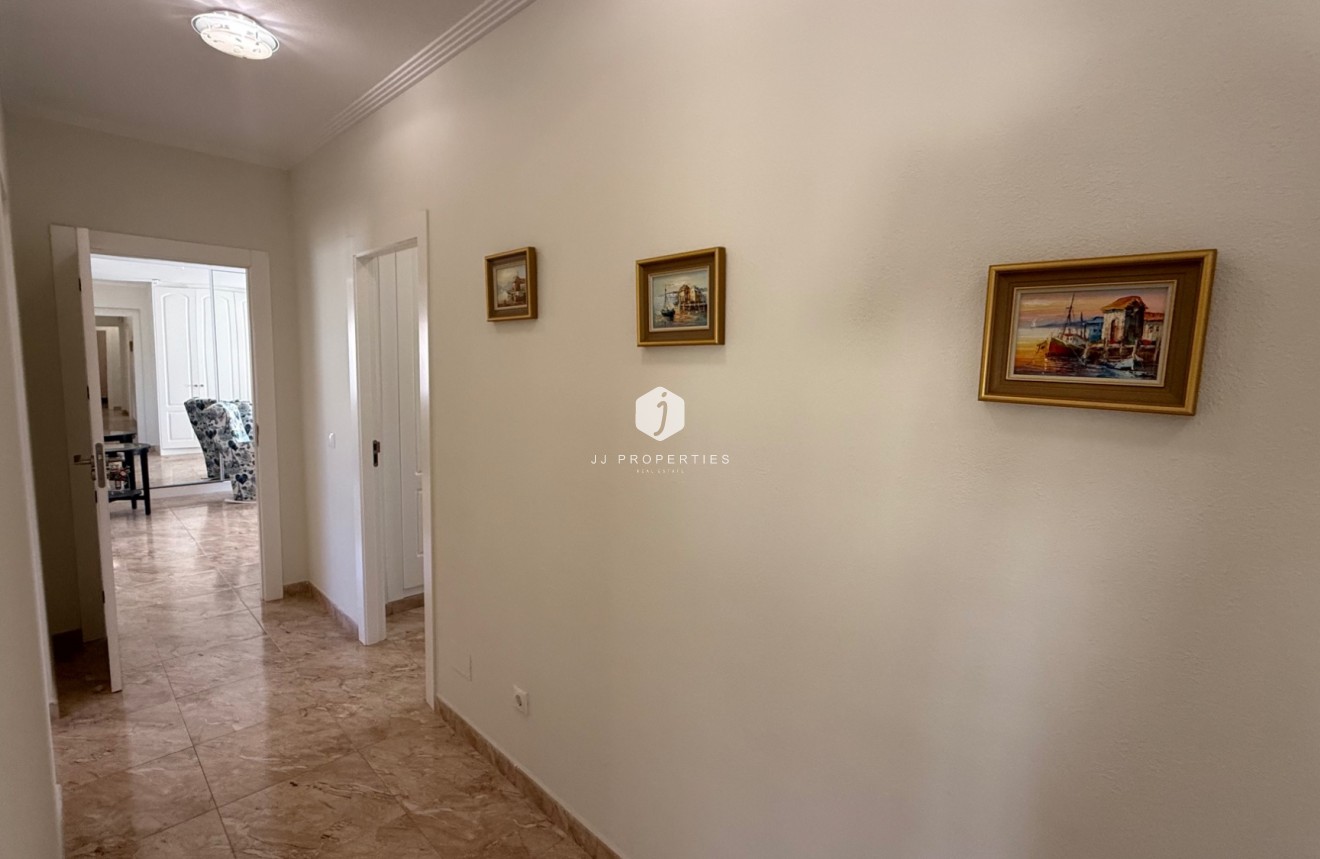 D'occasion - Villa -
Torrevieja - Costa Blanca