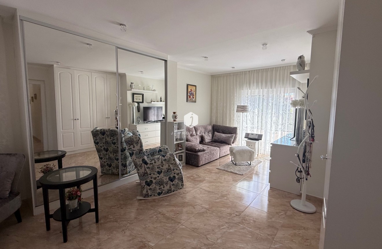 D'occasion - Villa -
Torrevieja - Costa Blanca