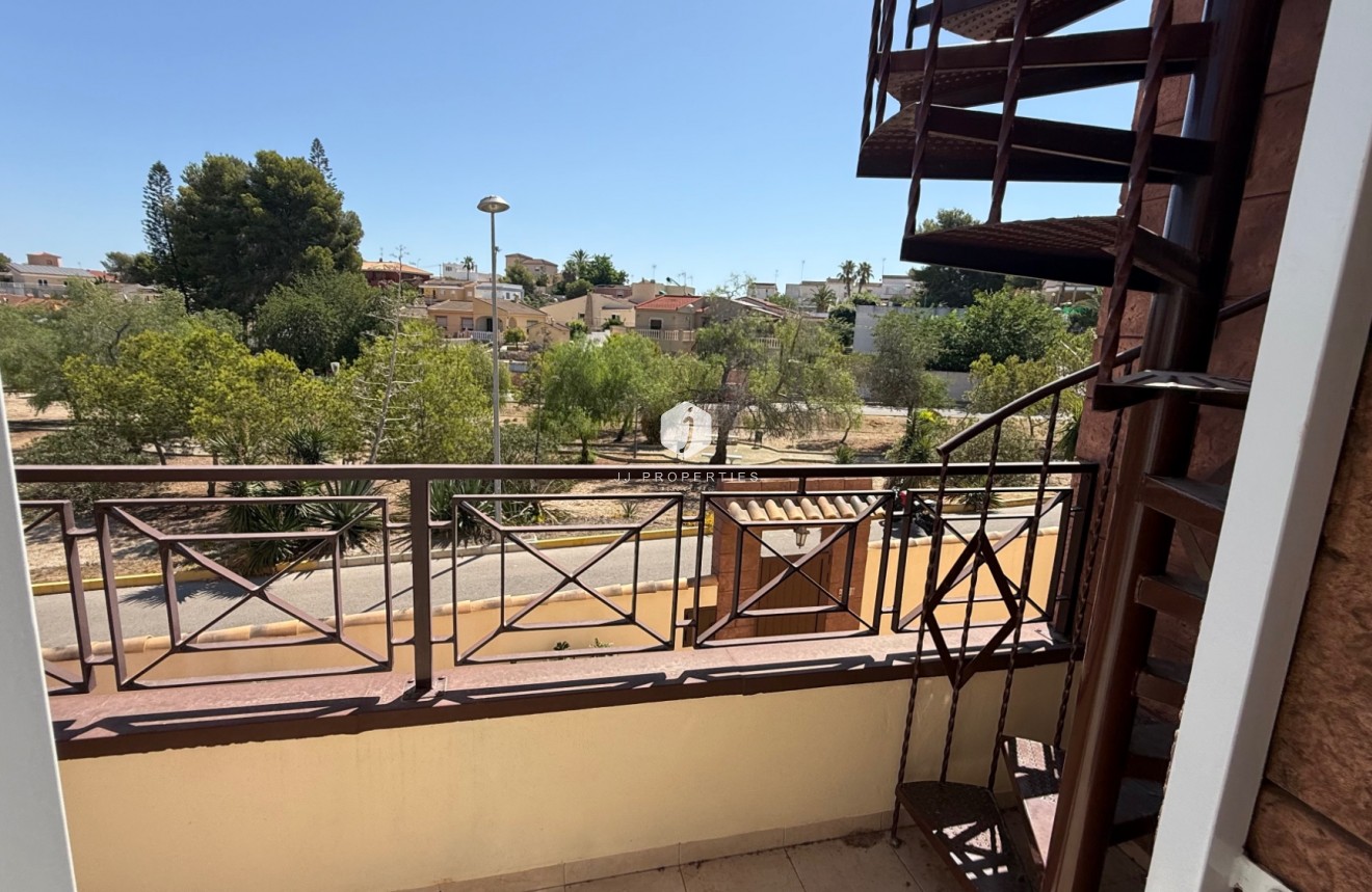 D'occasion - Villa -
Torrevieja - Costa Blanca