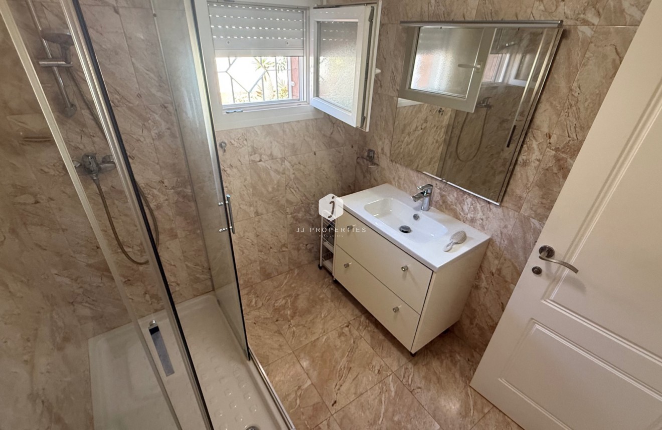 D'occasion - Villa -
Torrevieja - Costa Blanca