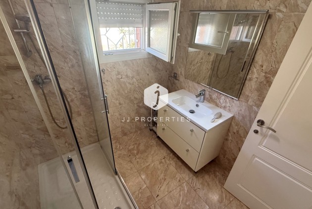 D'occasion - Villa -
Torrevieja - Costa Blanca