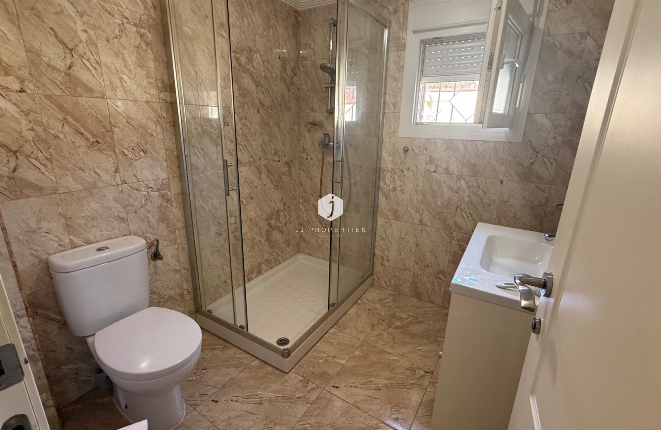 D'occasion - Villa -
Torrevieja - Costa Blanca