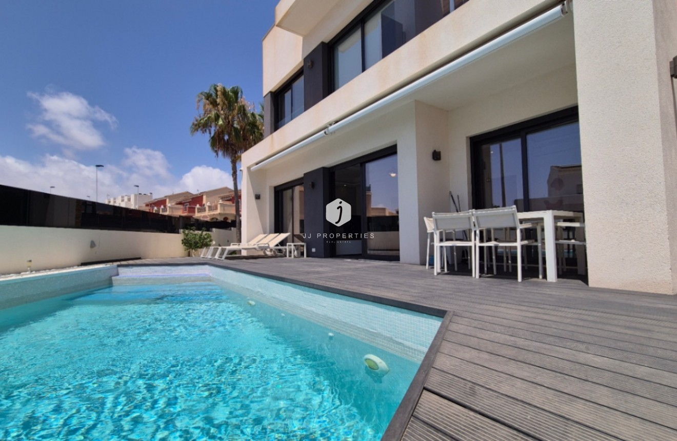 Tweedehands - Villa -
Torrevieja - Costa Blanca