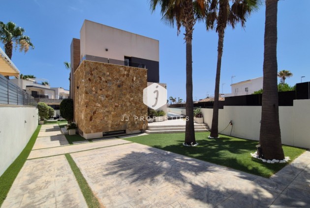 Tweedehands - Villa -
Torrevieja - Costa Blanca