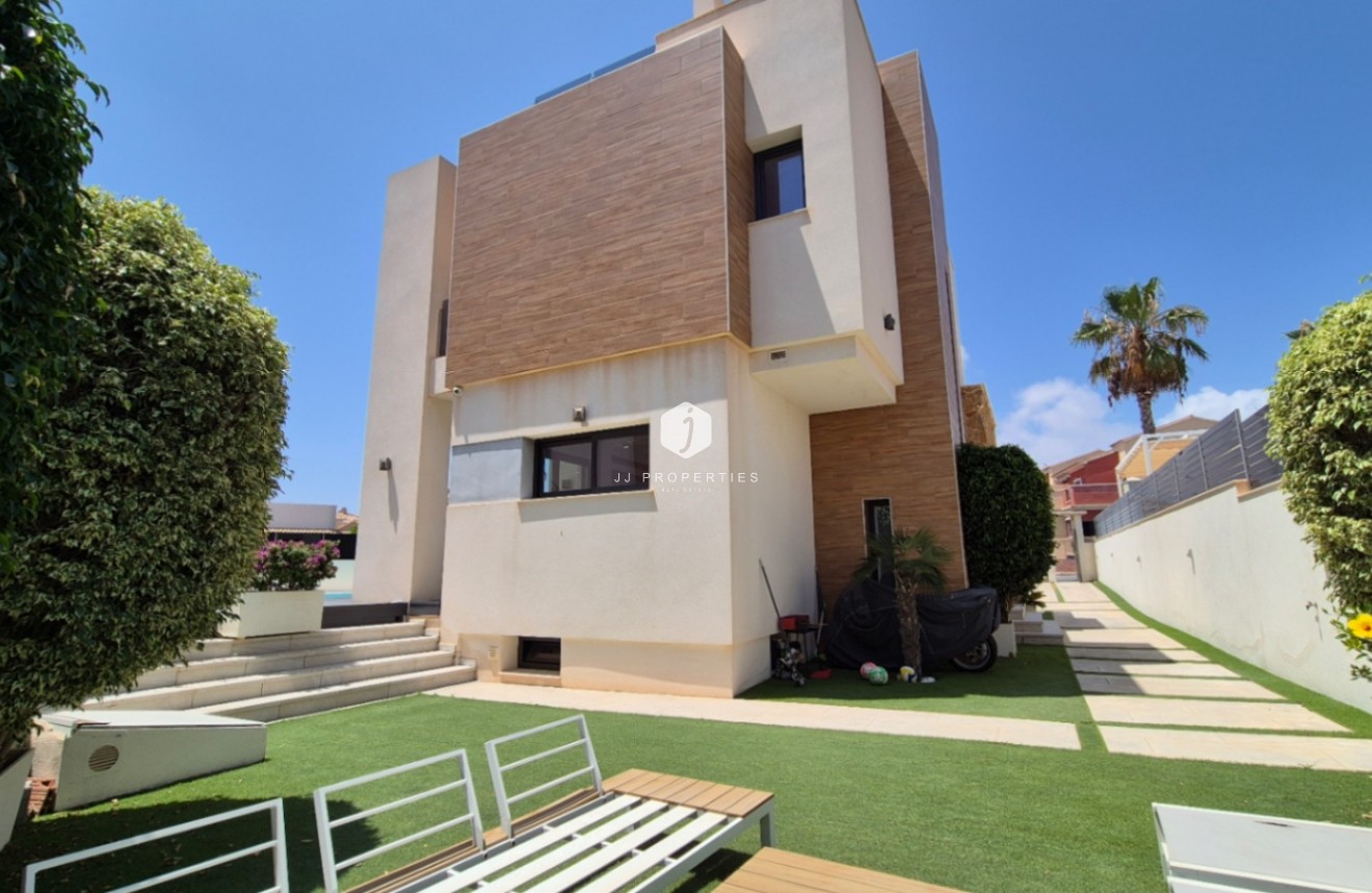 Tweedehands - Villa -
Torrevieja - Costa Blanca
