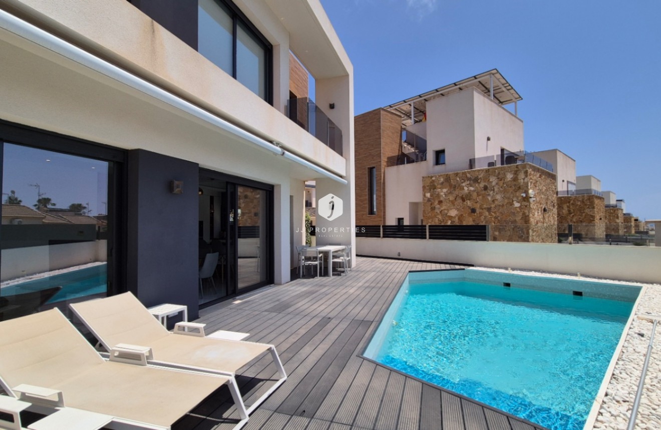 Tweedehands - Villa -
Torrevieja - Costa Blanca