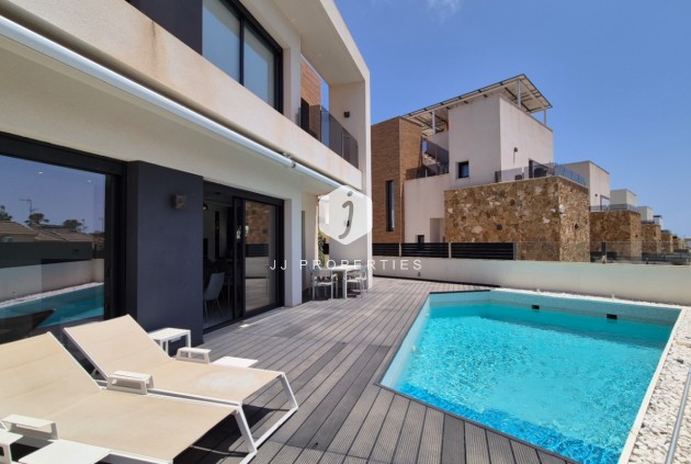 Tweedehands - Villa -
Torrevieja - Costa Blanca