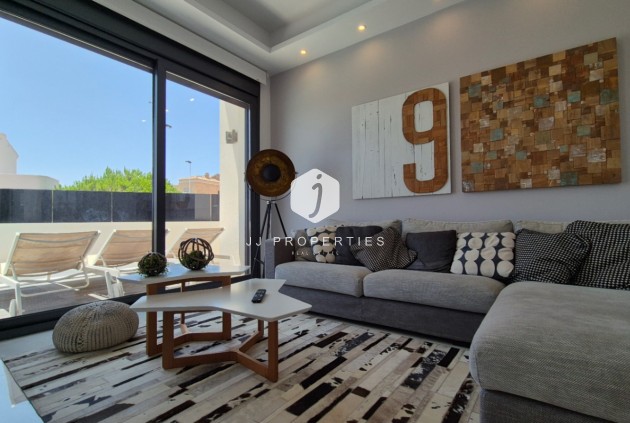 Tweedehands - Villa -
Torrevieja - Costa Blanca