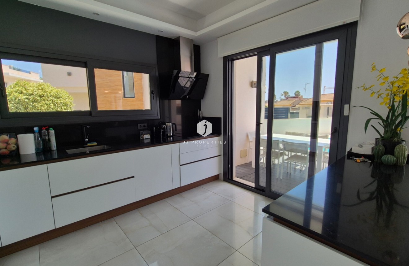 Tweedehands - Villa -
Torrevieja - Costa Blanca