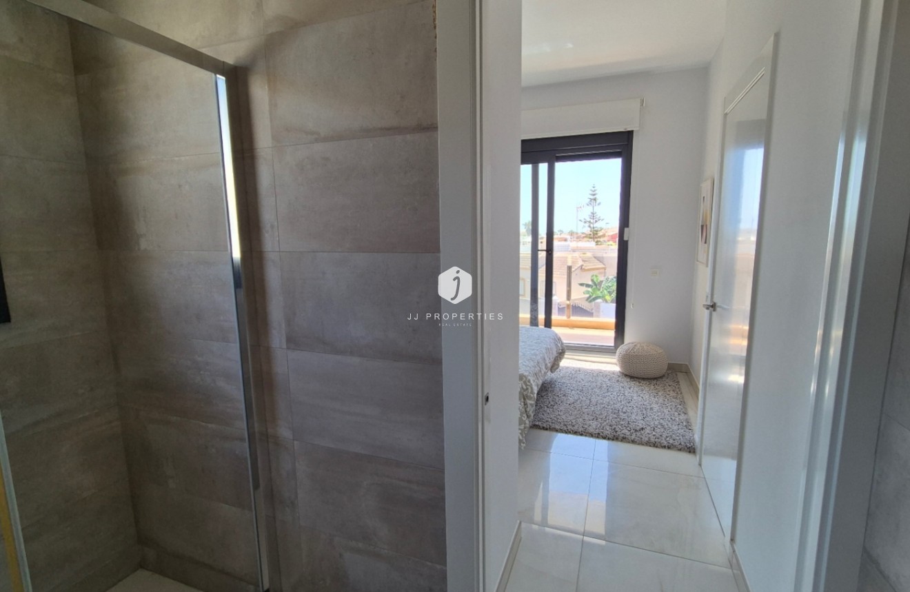 Tweedehands - Villa -
Torrevieja - Costa Blanca