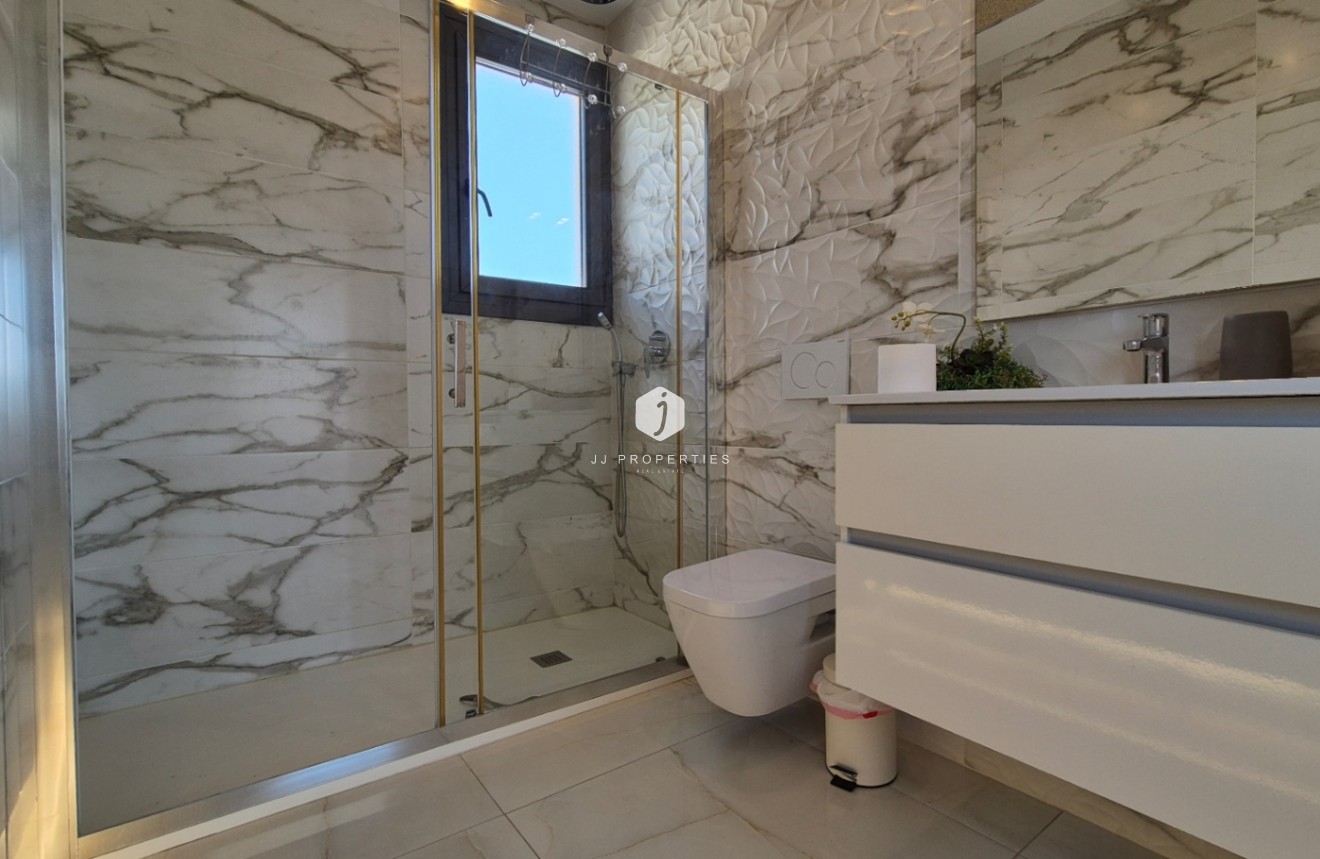 Tweedehands - Villa -
Torrevieja - Costa Blanca