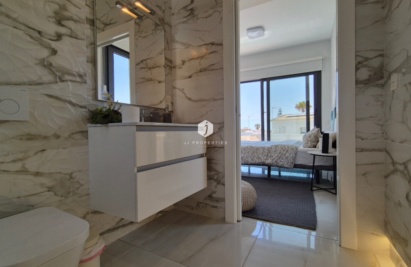 Tweedehands - Villa -
Torrevieja - Costa Blanca