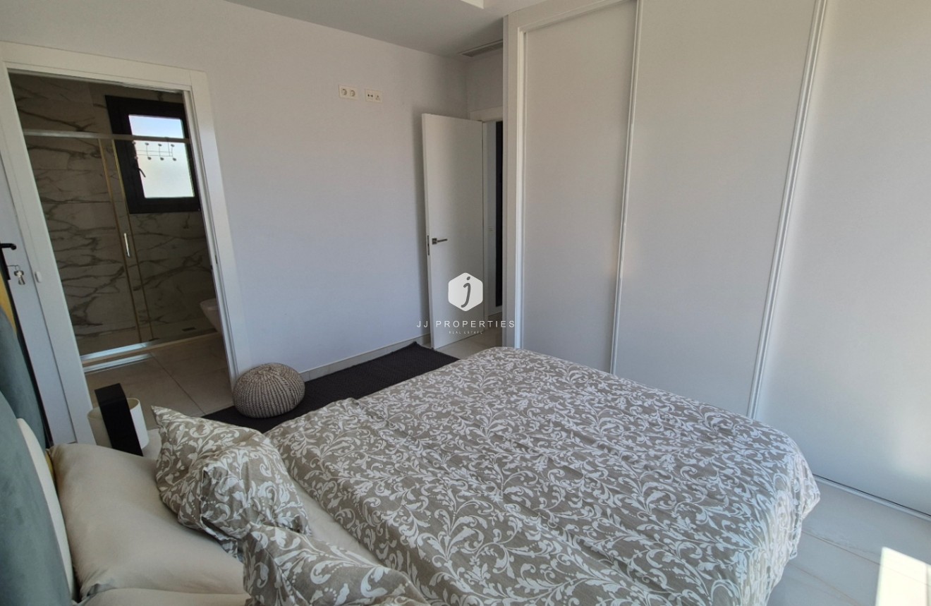 Tweedehands - Villa -
Torrevieja - Costa Blanca