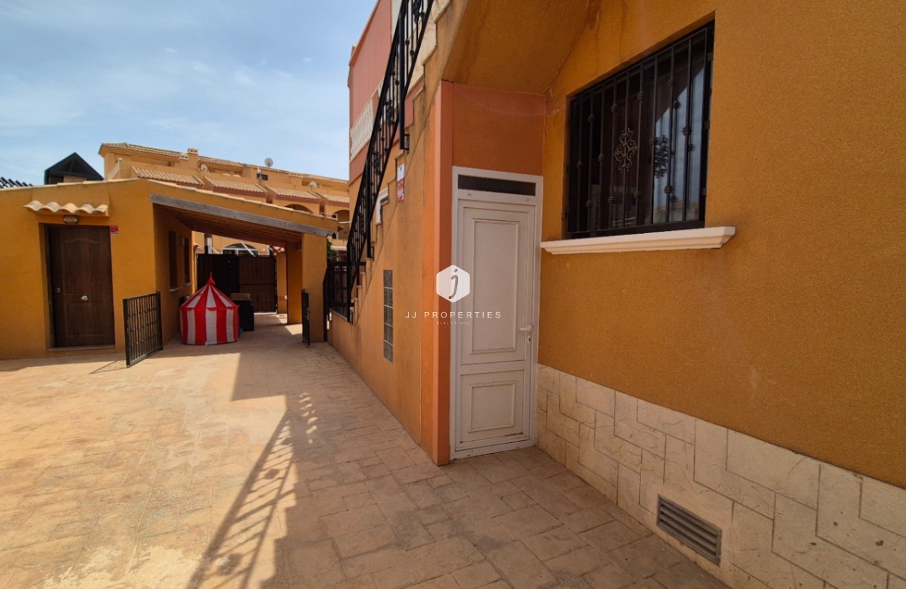 Resale - Villa -
Torrevieja - Costa Blanca