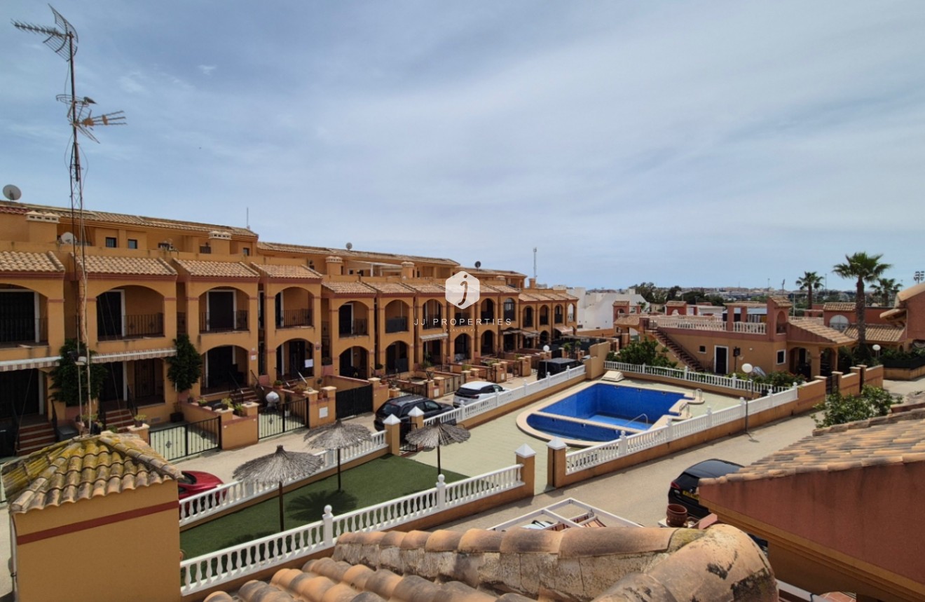 Resale - Villa -
Torrevieja - Costa Blanca