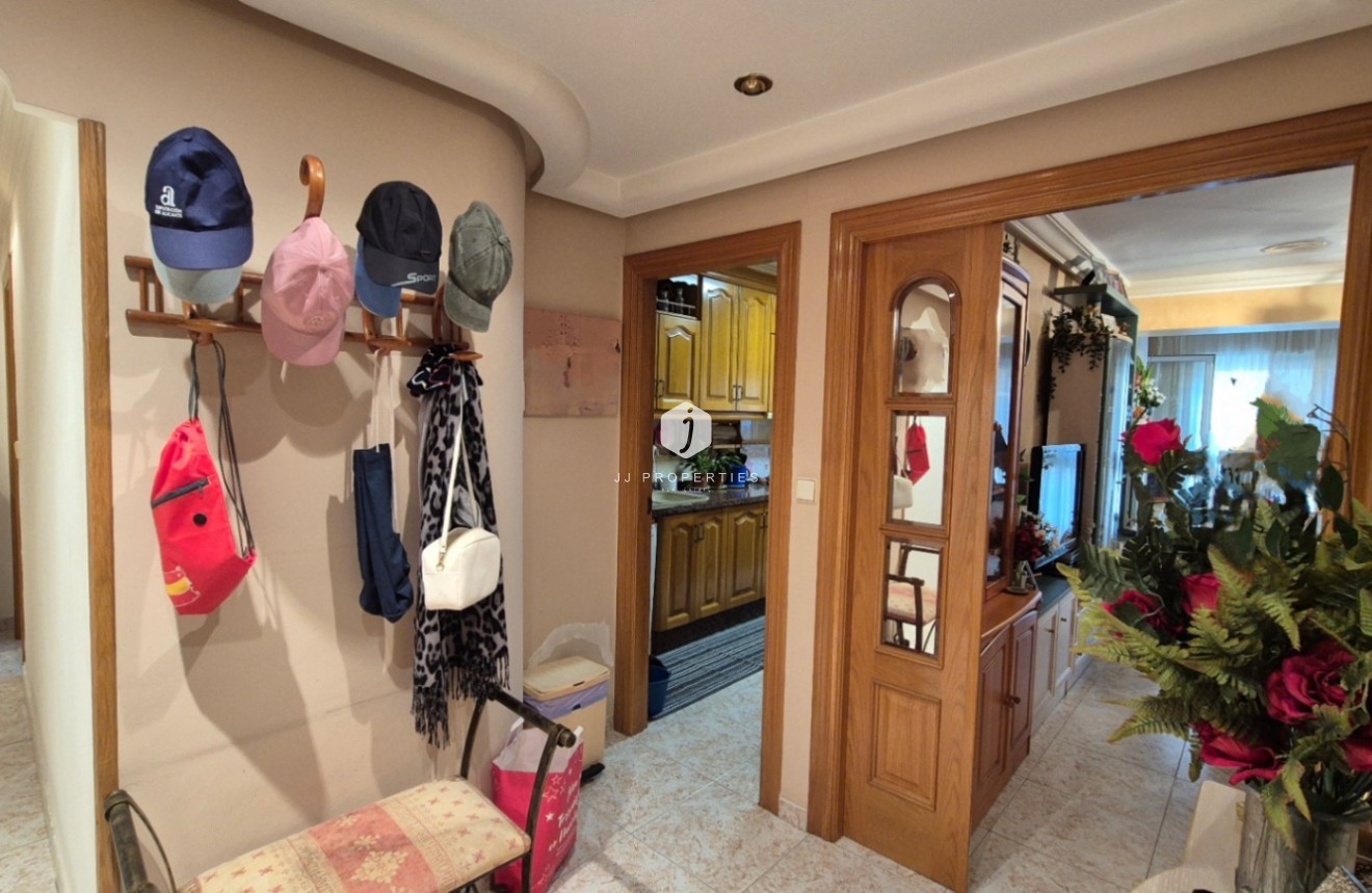 Z drugiej ręki - Mieszkanie w bloku -
Torrevieja - Costa Blanca