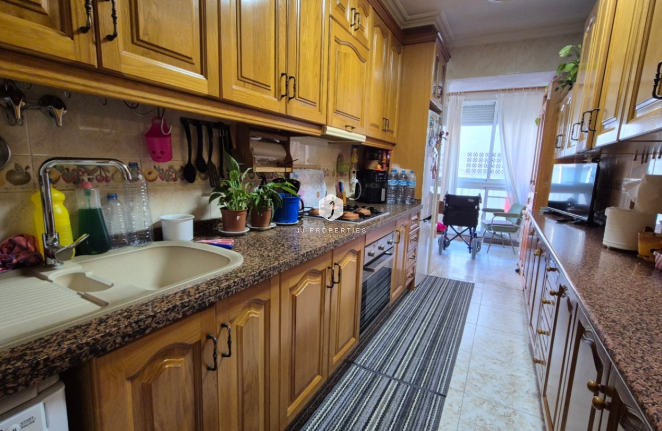 Z drugiej ręki - Mieszkanie w bloku -
Torrevieja - Costa Blanca