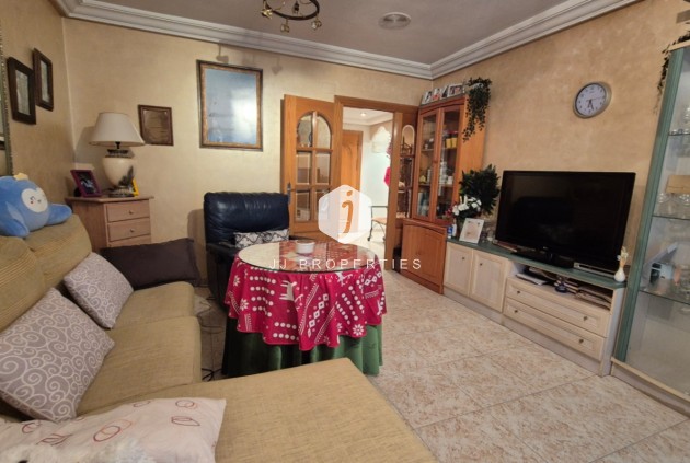 Z drugiej ręki - Mieszkanie w bloku -
Torrevieja - Costa Blanca