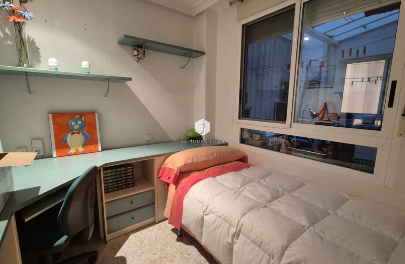 Z drugiej ręki - Mieszkanie w bloku -
Torrevieja - Costa Blanca