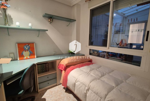 Z drugiej ręki - Mieszkanie w bloku -
Torrevieja - Costa Blanca