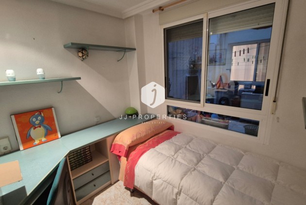 Z drugiej ręki - Mieszkanie w bloku -
Torrevieja - Costa Blanca