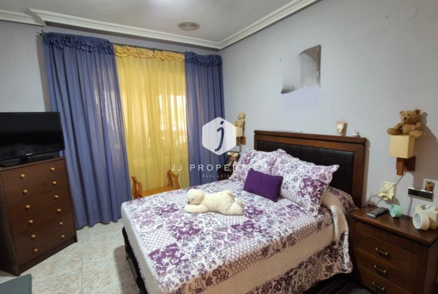 Z drugiej ręki - Mieszkanie w bloku -
Torrevieja - Costa Blanca