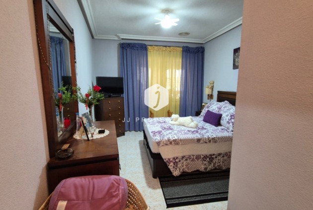 Z drugiej ręki - Mieszkanie w bloku -
Torrevieja - Costa Blanca