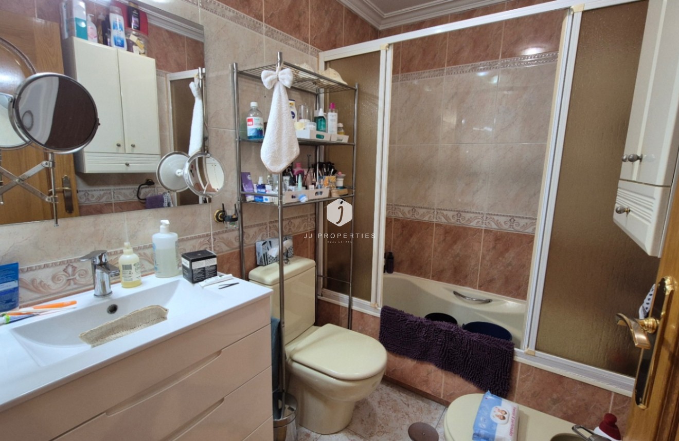 Z drugiej ręki - Mieszkanie w bloku -
Torrevieja - Costa Blanca