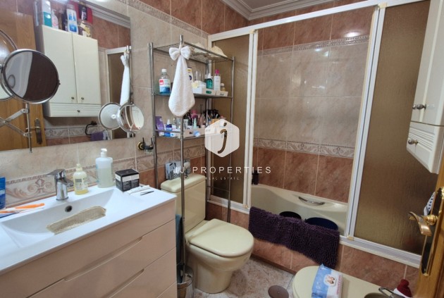 Z drugiej ręki - Mieszkanie w bloku -
Torrevieja - Costa Blanca