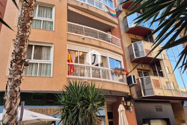 Z drugiej ręki - Mieszkanie w bloku -
Torrevieja - Costa Blanca