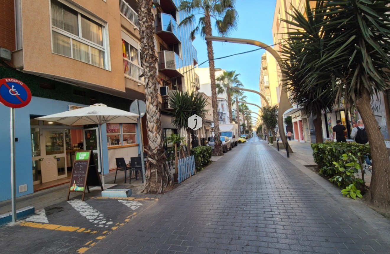 Z drugiej ręki - Mieszkanie w bloku -
Torrevieja - Costa Blanca