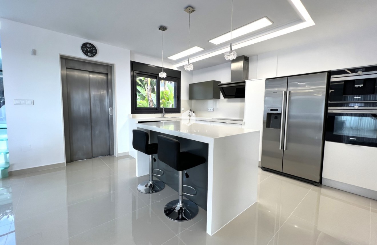 D'occasion - Villa -
San Miguel de Salinas - Inland