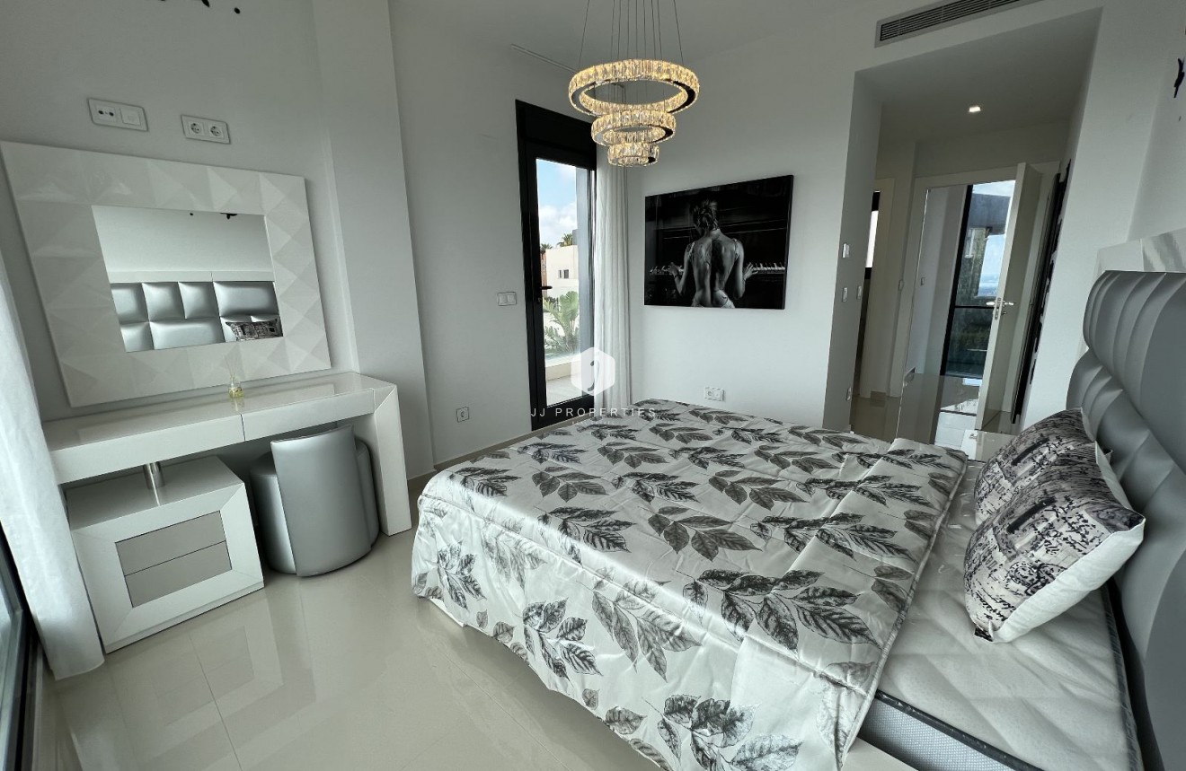 D'occasion - Villa -
San Miguel de Salinas - Inland