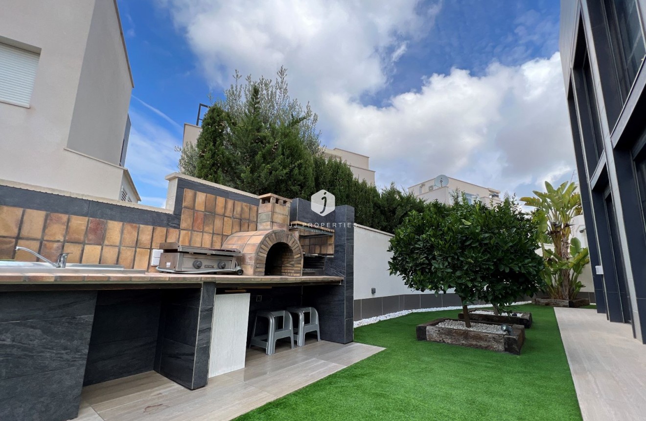 D'occasion - Villa -
San Miguel de Salinas - Inland