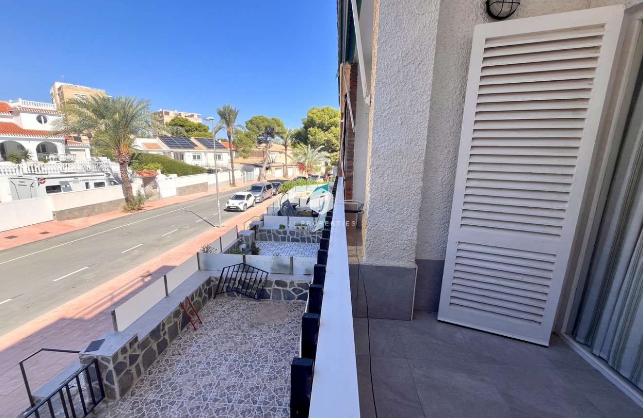 Resale - Apartment / flat -
La Zenia - Costa Blanca