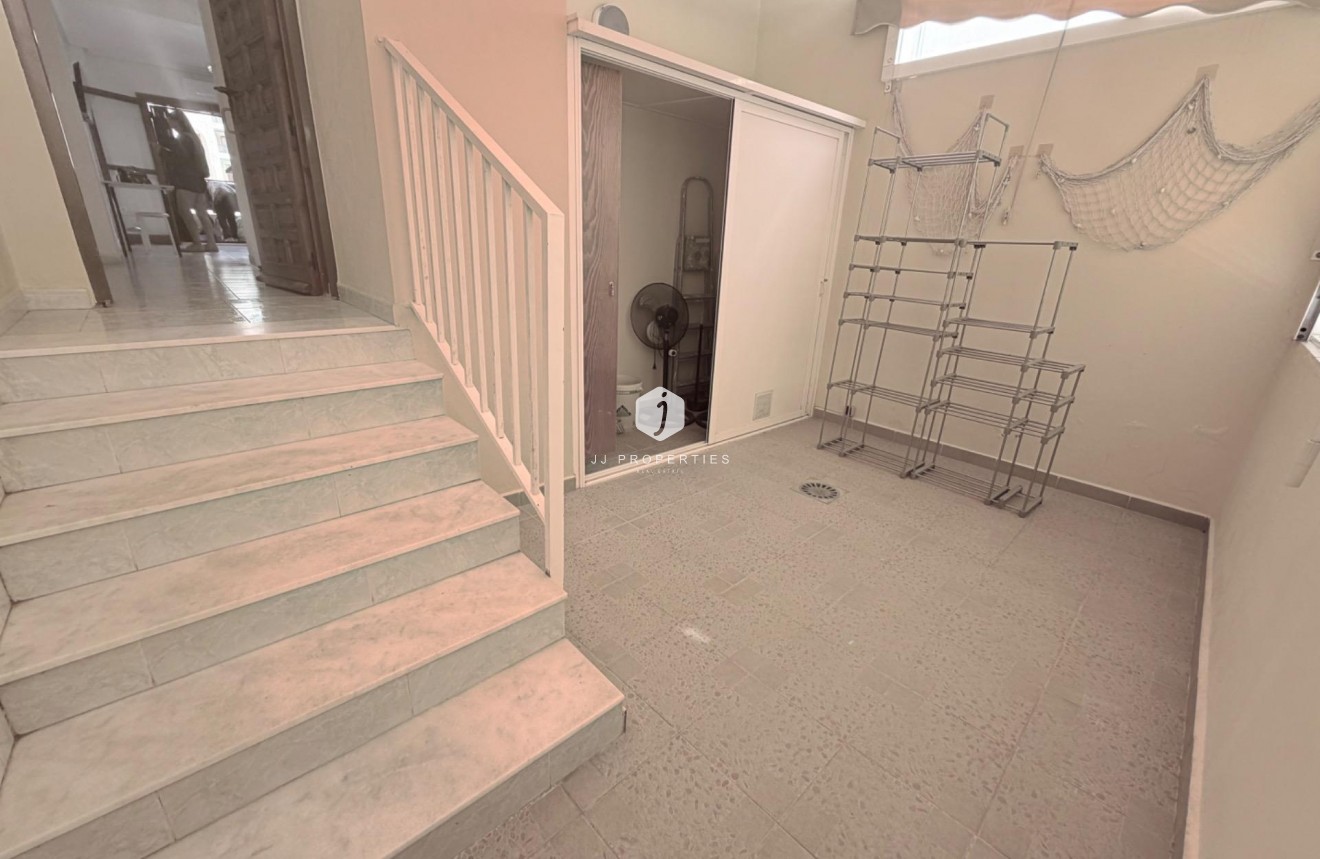 Z drugiej ręki - Mieszkanie w bloku -
Torrevieja - La Mata Pueblo