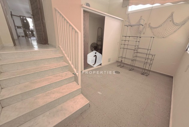 Z drugiej ręki - Mieszkanie w bloku -
Torrevieja - La Mata Pueblo