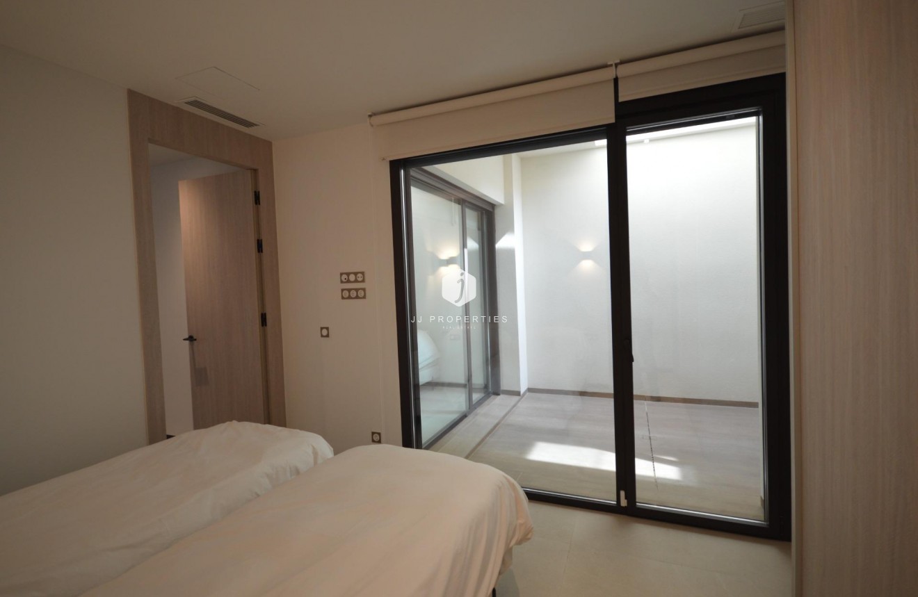 Resale - Villa -
Algorfa - Comunidad Valenciana