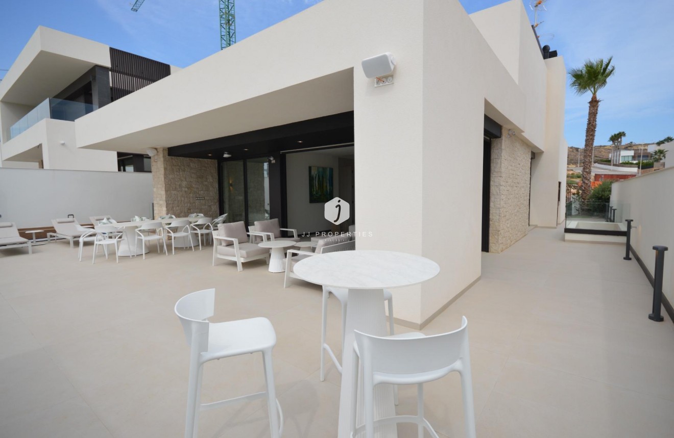 Resale - Villa -
Algorfa - Comunidad Valenciana