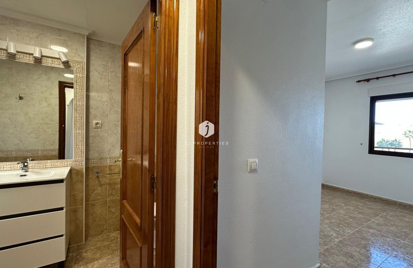 D'occasion - Appartement -
Orihuela Costa - Campoamor