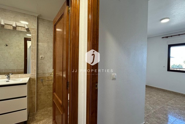 D'occasion - Appartement -
Orihuela Costa - Campoamor