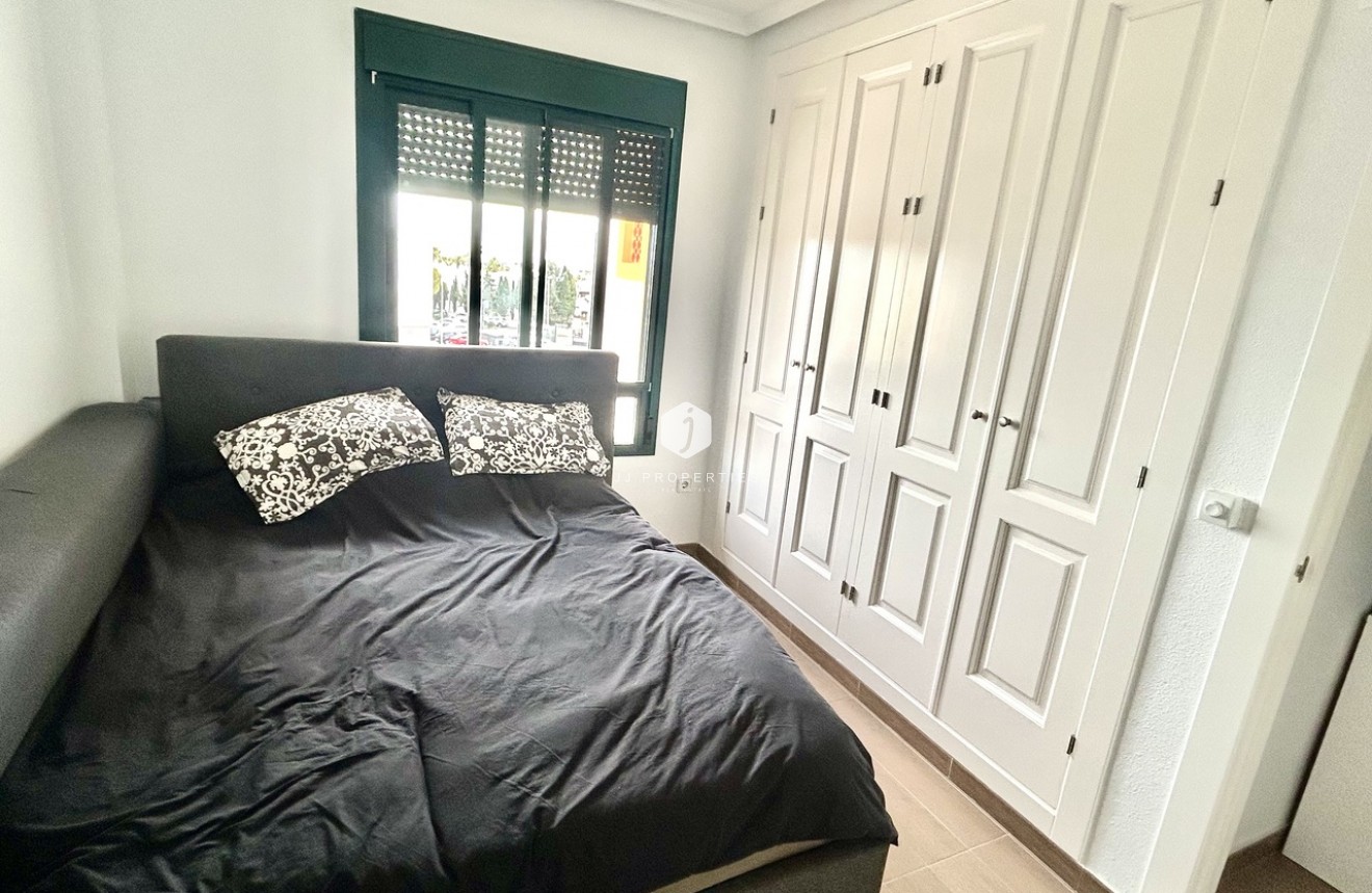 Resale - Apartment / flat -
Campoamor - Costa Blanca