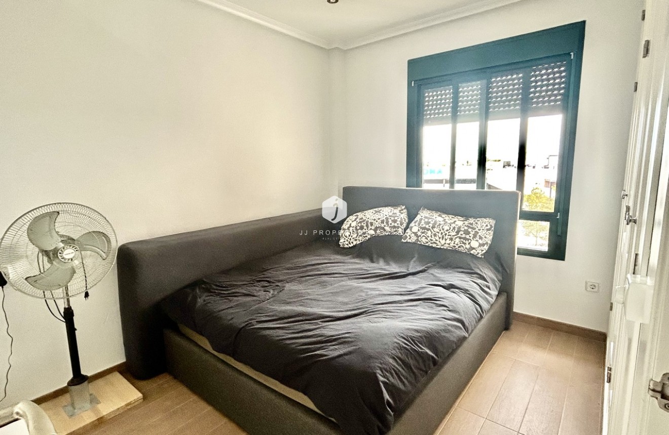 Resale - Apartment / flat -
Campoamor - Costa Blanca