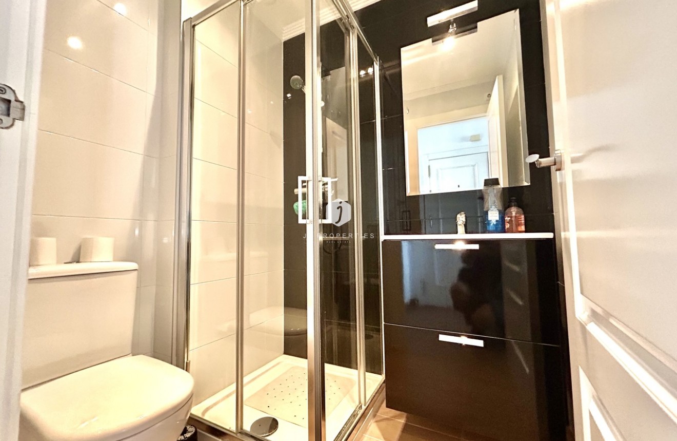 Resale - Apartment / flat -
Campoamor - Costa Blanca