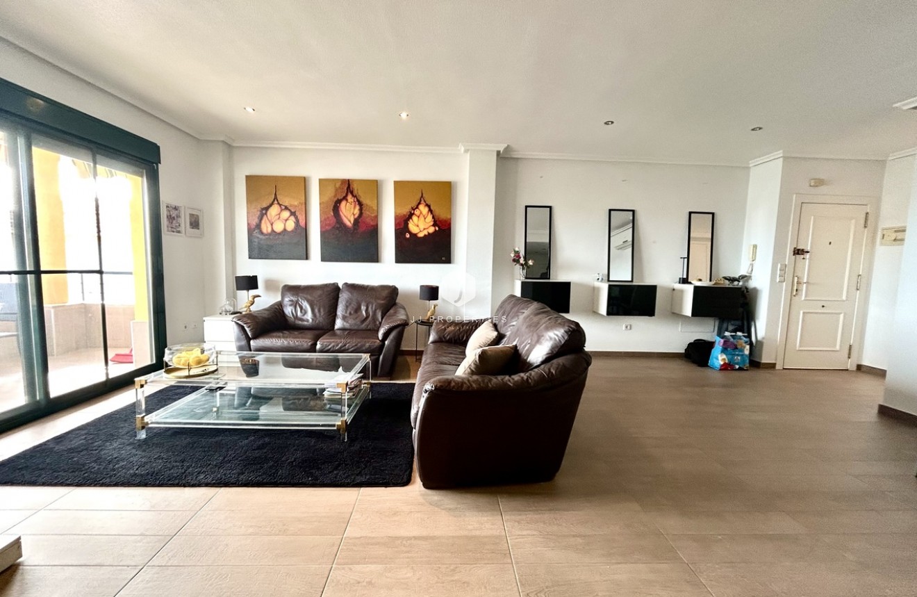 Resale - Apartment / flat -
Campoamor - Costa Blanca