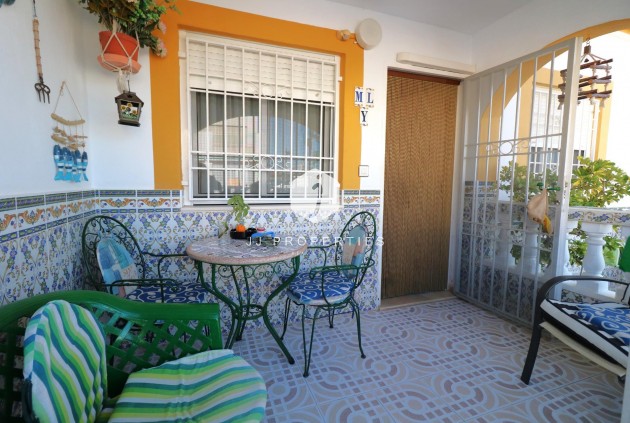 Segunda mano - Bungalow -
Torrevieja - El Limonar